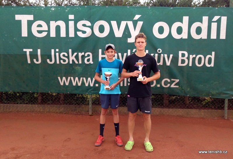 Finalisté turnaje - zleva Daniel Blažka, Lukáš Brückner.